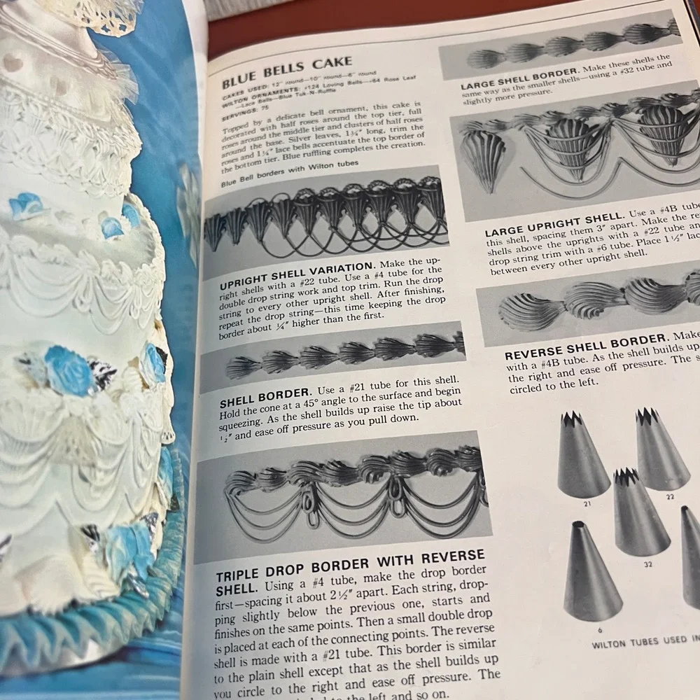 Wilton's Wonderland of‎ Cake Decorating 1968 5th Edition Hardcover Cookbook